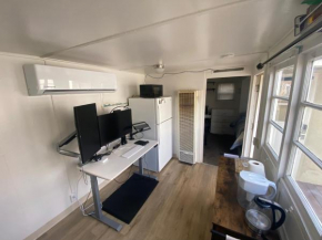 Midtown Charm: 1BR Urban Pad